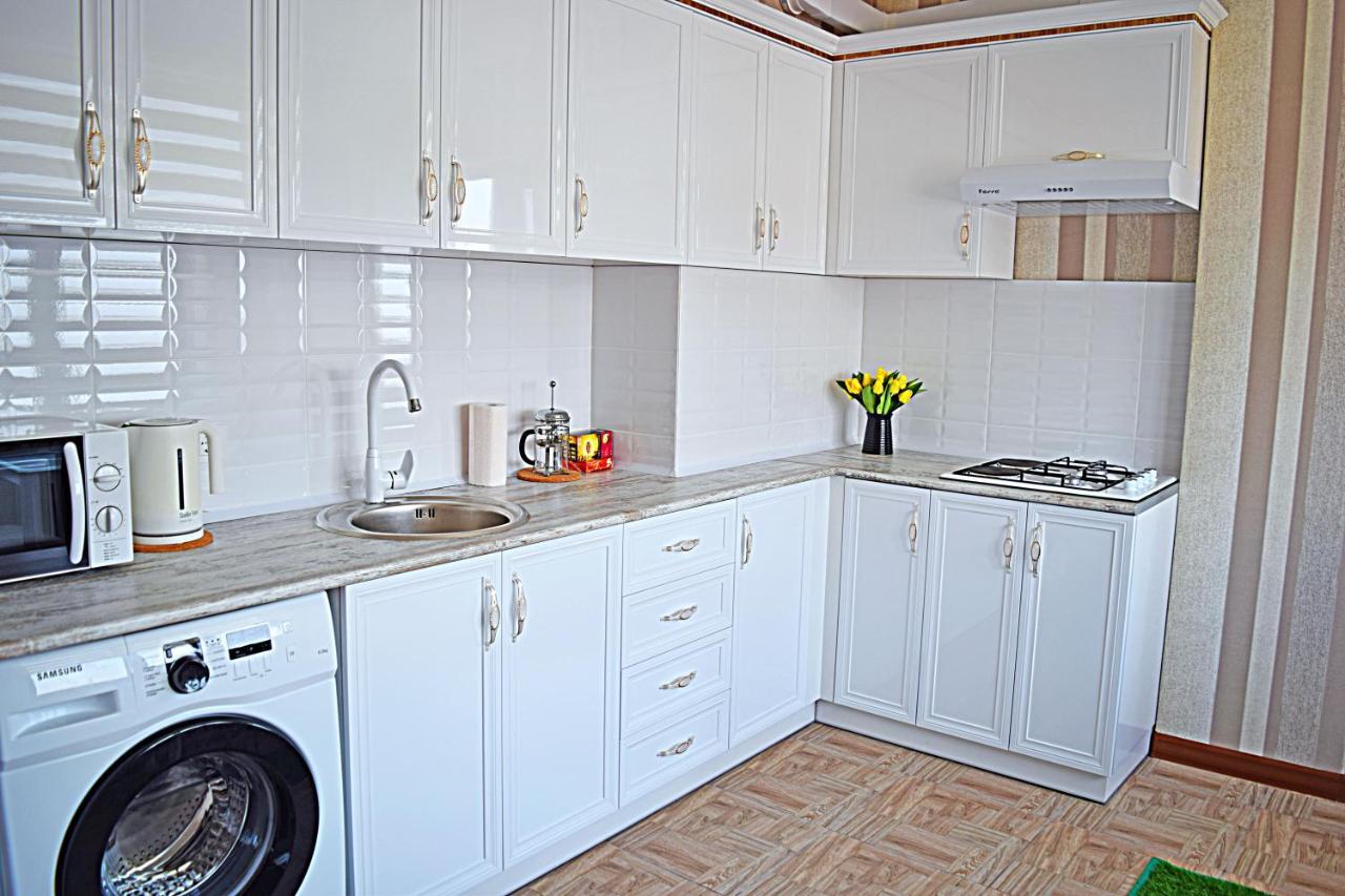 Bishkek Sunny Apartment In The Center Εξωτερικό φωτογραφία