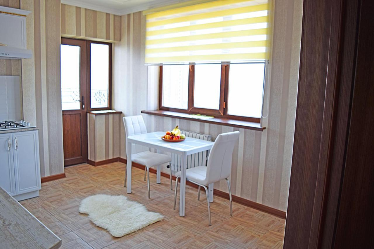 Bishkek Sunny Apartment In The Center Εξωτερικό φωτογραφία