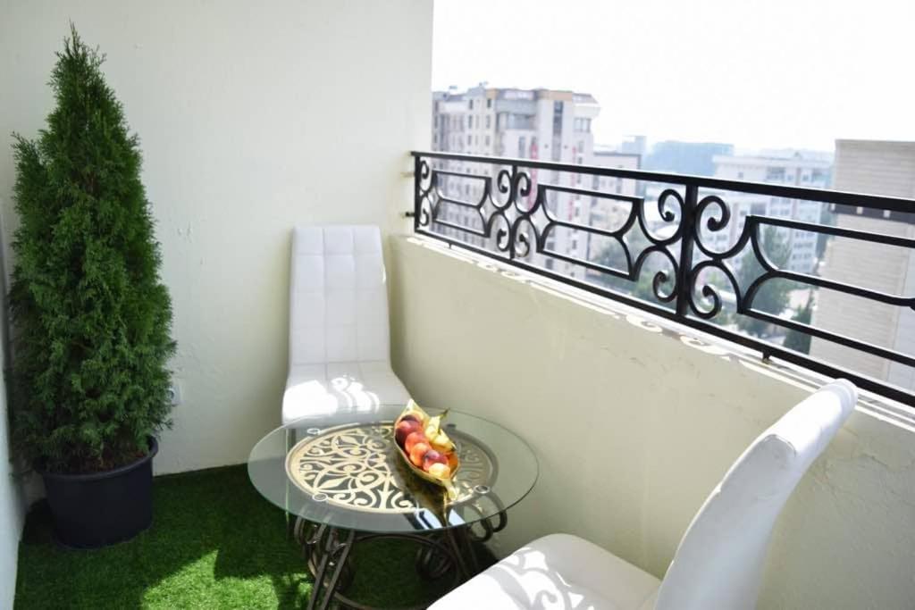 Bishkek Sunny Apartment In The Center Εξωτερικό φωτογραφία
