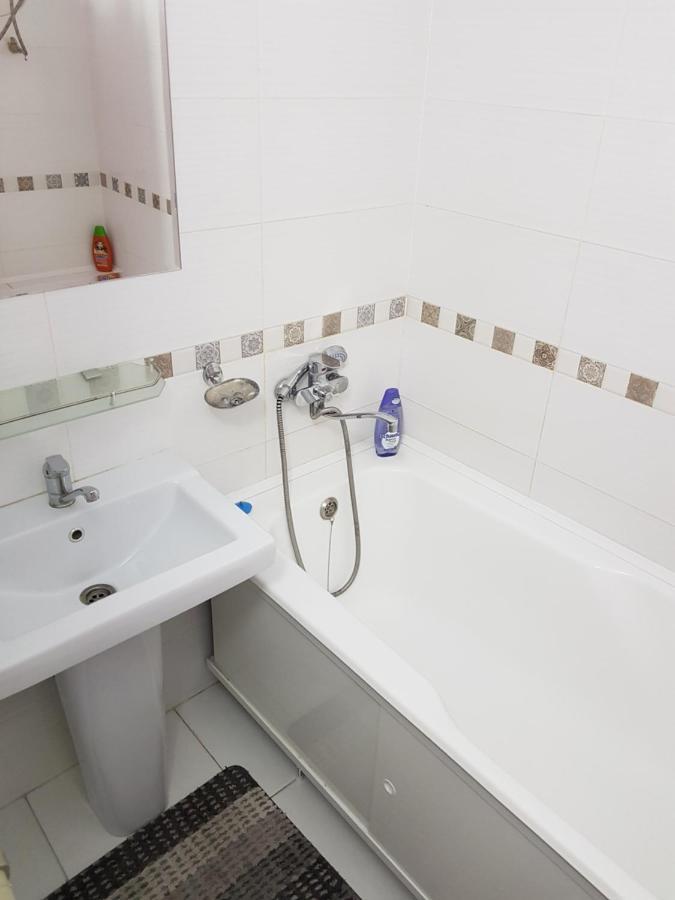 Bishkek Sunny Apartment In The Center Εξωτερικό φωτογραφία